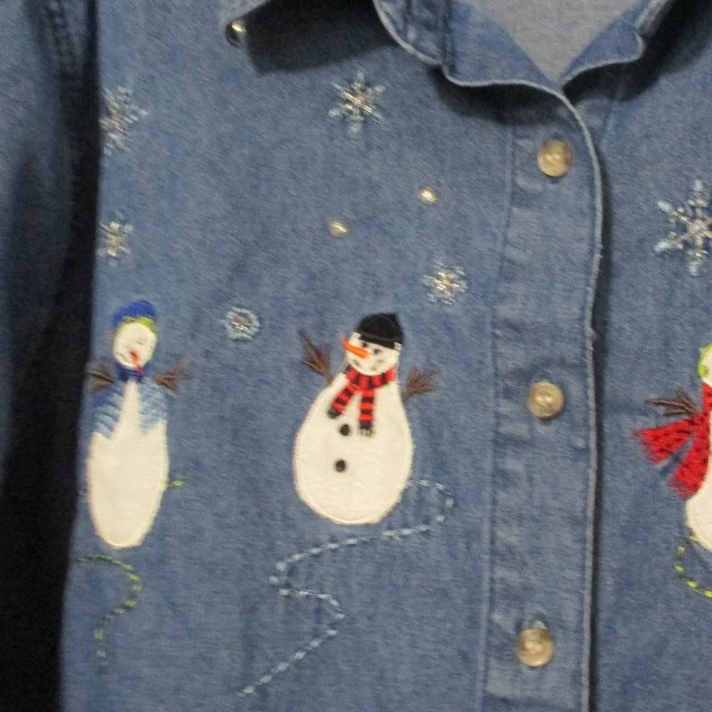 Holiday Christmas top, denim button down, with adorable snow people size 2x - Picture 4 of 7